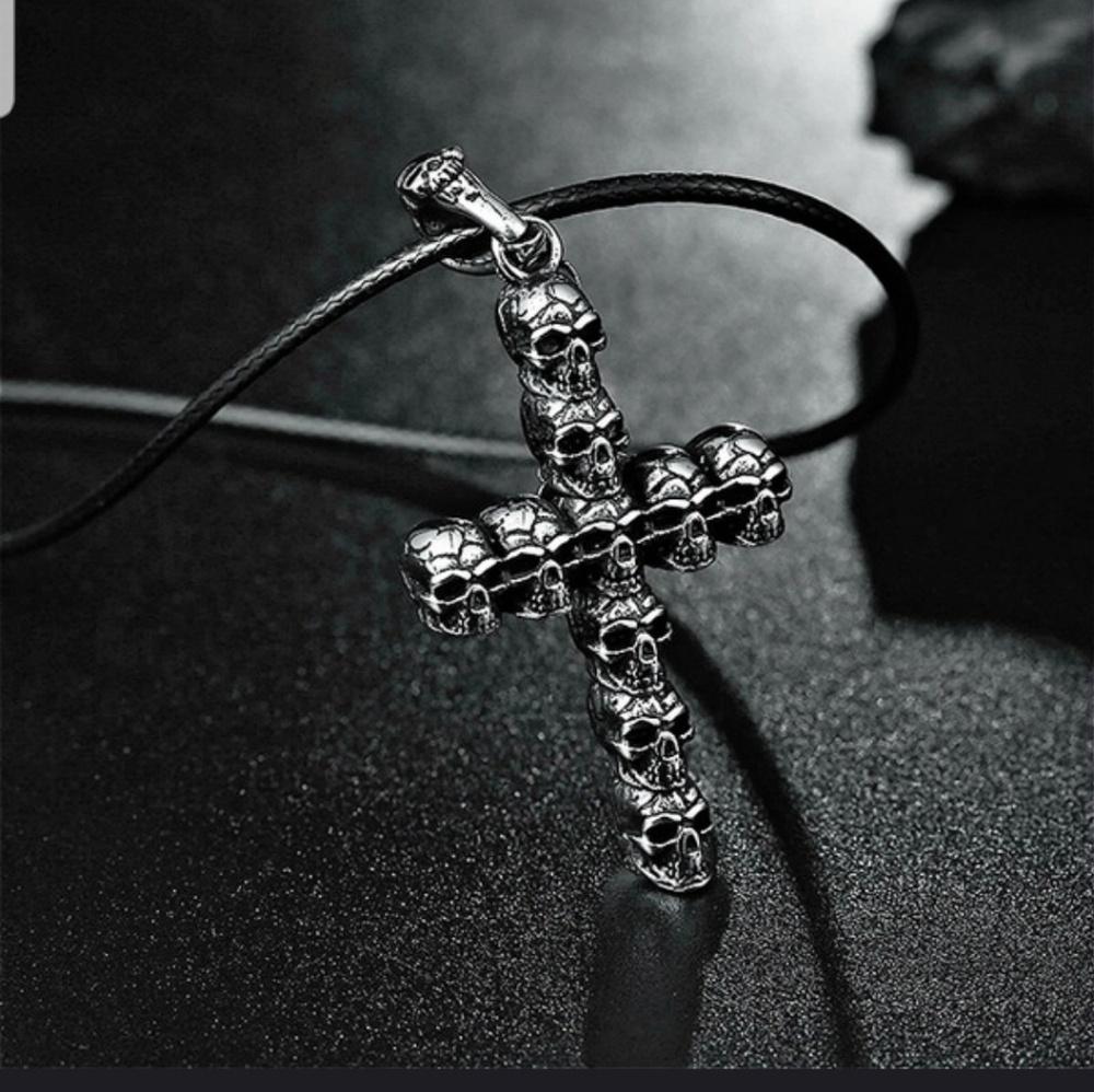 SKULL TITANIUM CROSS LEATHER NECKLACE
